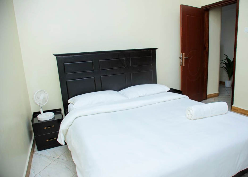 Accommodation Services Kampala Uganda. Furnished Apartments Uganda. Airbnb Apartment for Rent Najjera Uganda. Short Stay And Longer Stay Airbnb Services, Airbnb Apartment Vacation Rentals. Jay Home Furnished Apartment Najjera, Kampala Uganda. Airbnb Accommodation Services, 1 Bedroom Apartment, Unlimited WiFi, Dstv, Fridge, Microwave, Gas Cooker, Cutlery And Dinner Plates, Smart Tv, Heater For Hot Bath, Cleaning Services, Home Security 24/7. Ugabox.com